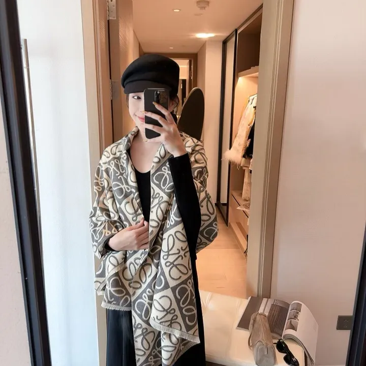 スーパーコピー ロエベ マフラー