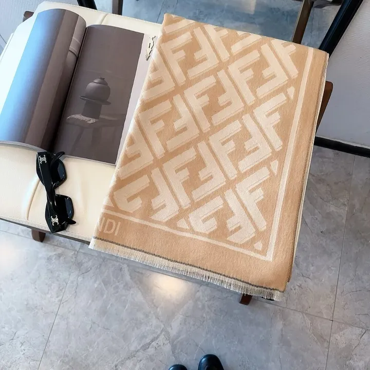 スーパーコピー フェンディ マフラー