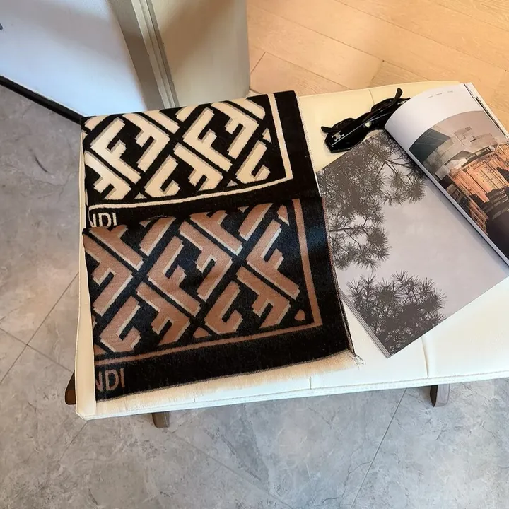 スーパーコピー フェンディ マフラー