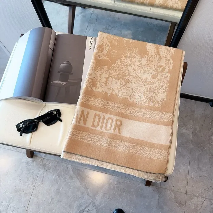 スーパーコピー ディオール マフラー