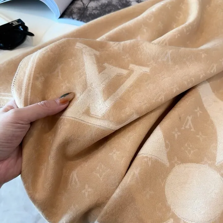 スーパーコピー ロエベ マフラー