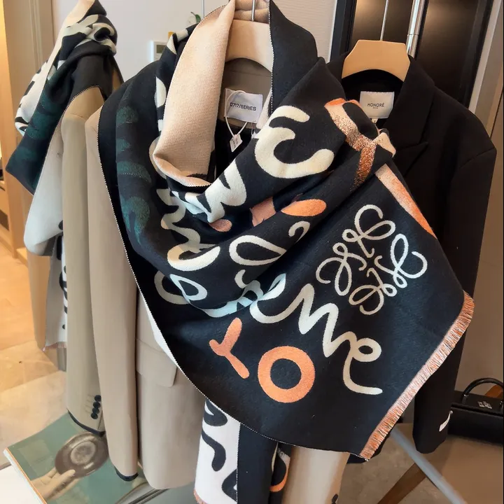 スーパーコピー ロエベ マフラー