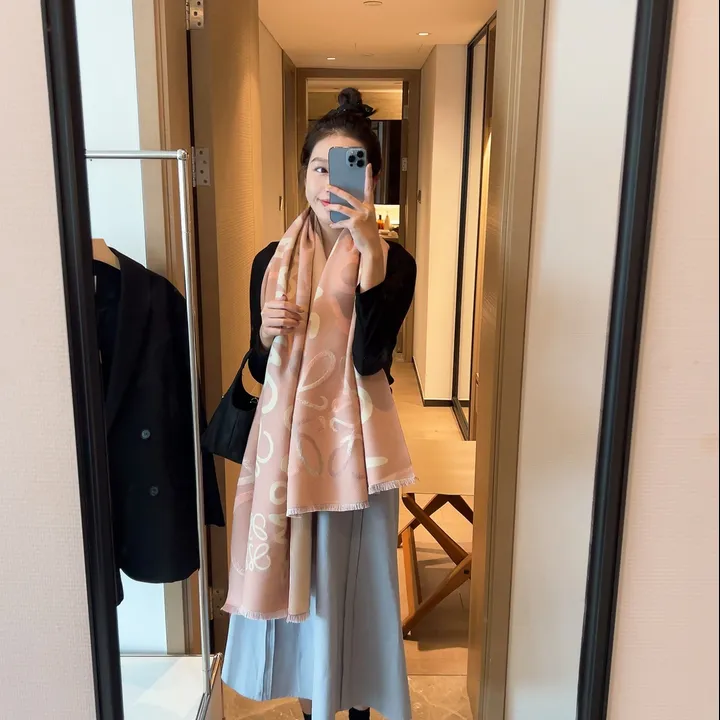 スーパーコピー ロエベ マフラー