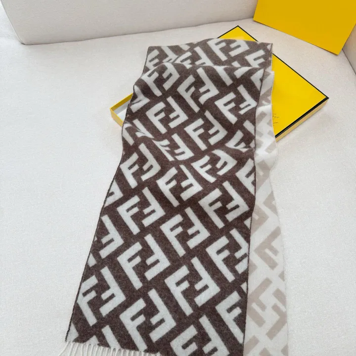 スーパーコピー フェンディ マフラー