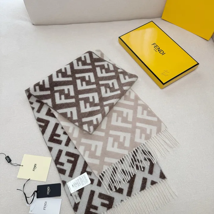 スーパーコピー フェンディ マフラー