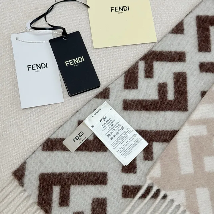 スーパーコピー フェンディ マフラー