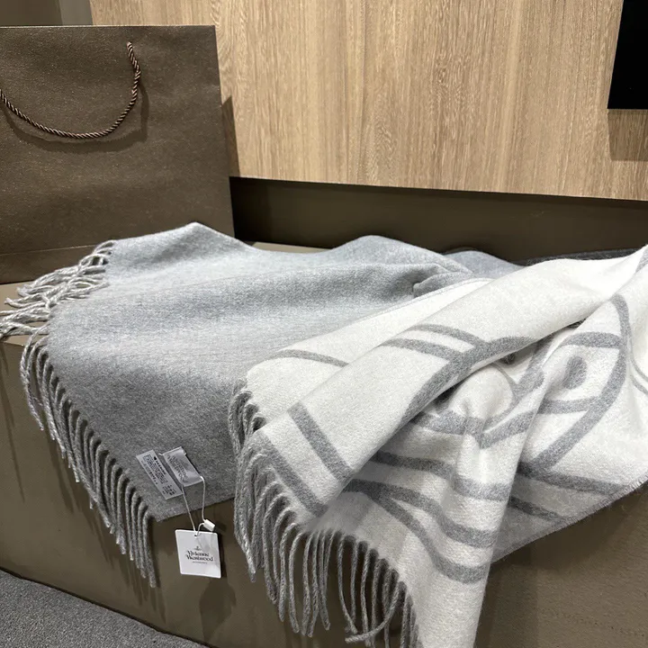 スーパーコピー ヴィヴィアン・ウエストウッド マフラー