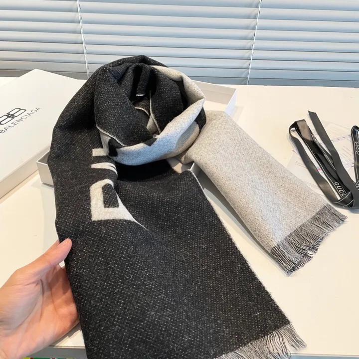 スーパーコピー セリーヌ マフラー