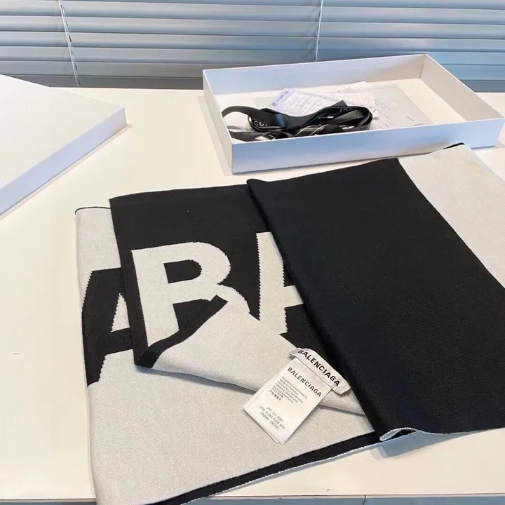 スーパーコピー セリーヌ マフラー