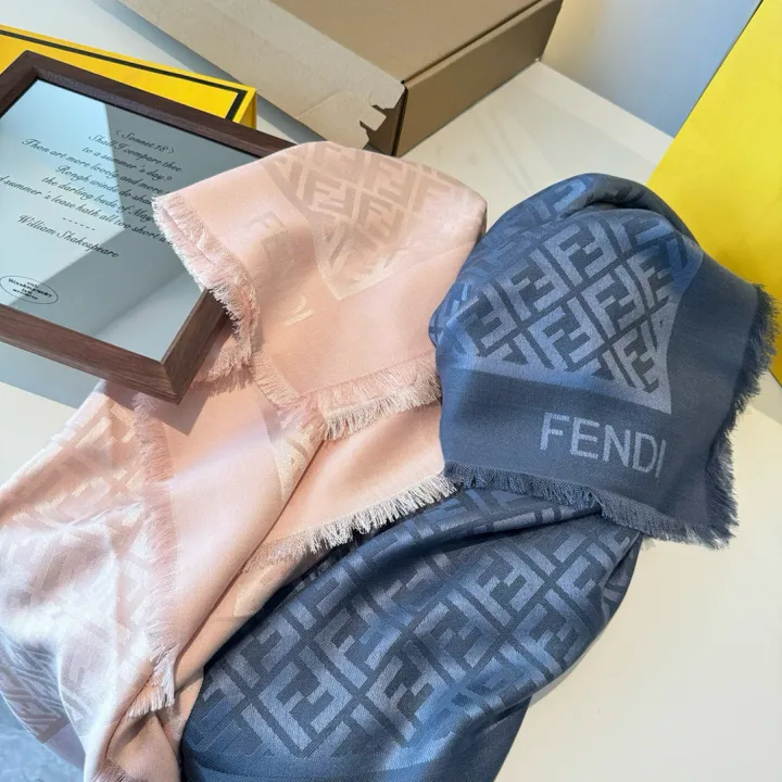 スーパーコピー フェンディ マフラー