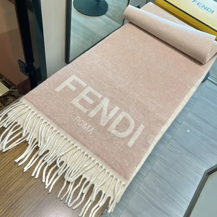 スーパーコピー フェンディ マフラー