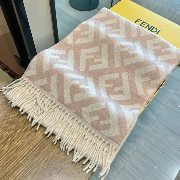 スーパーコピー フェンディ マフラー