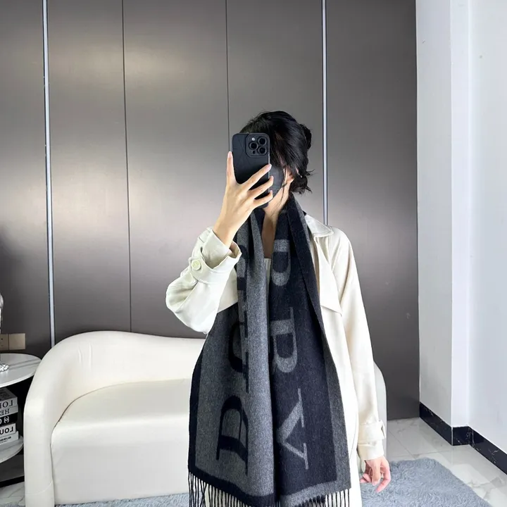 スーパーコピー バーバリー ス マフラー