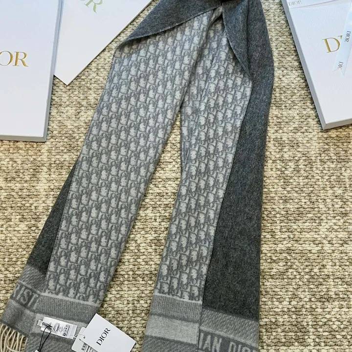 スーパーコピー グッチ マフラー