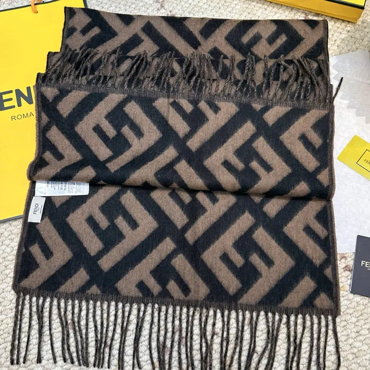 スーパーコピー フェンディ マフラー