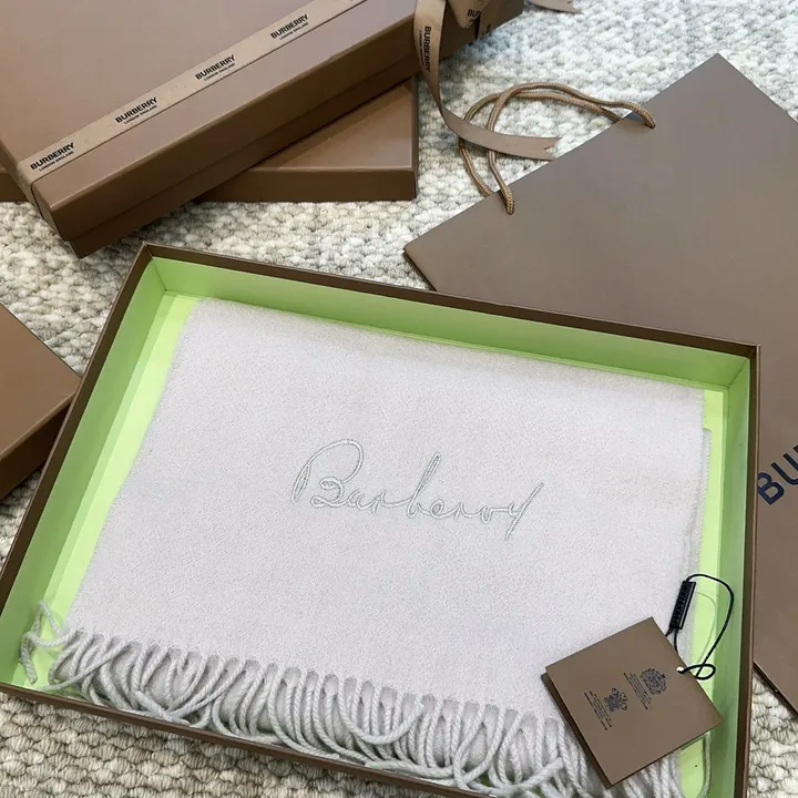 スーパーコピー バーバリー ス マフラー