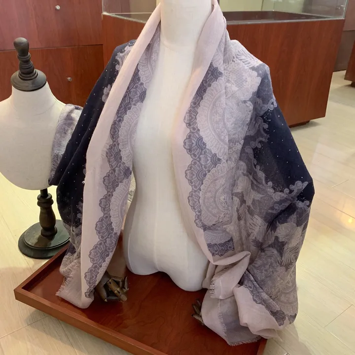 スーパーコピー ヴァレンティノ マフラー