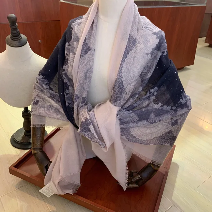 スーパーコピー ヴァレンティノ マフラー