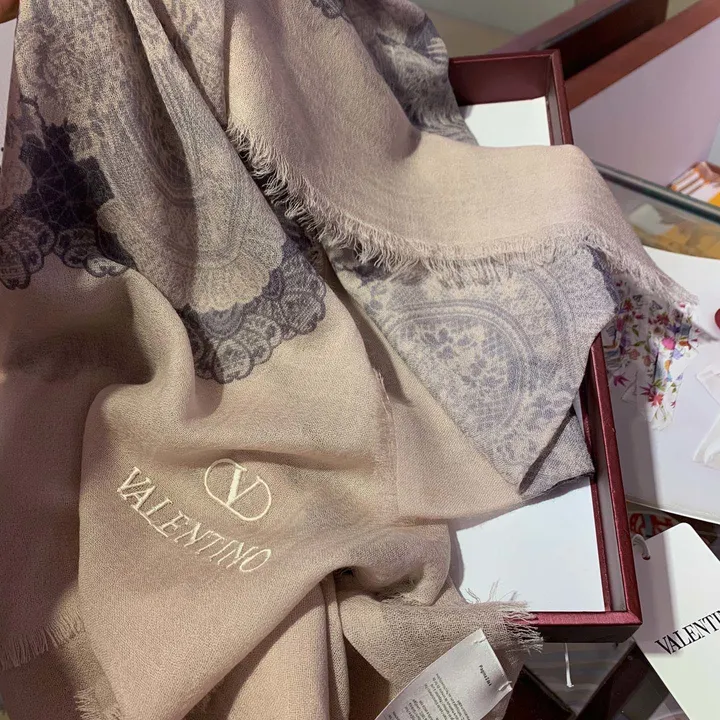 スーパーコピー ヴァレンティノ マフラー