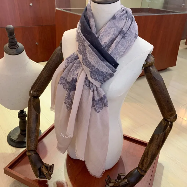 スーパーコピー ヴァレンティノ マフラー