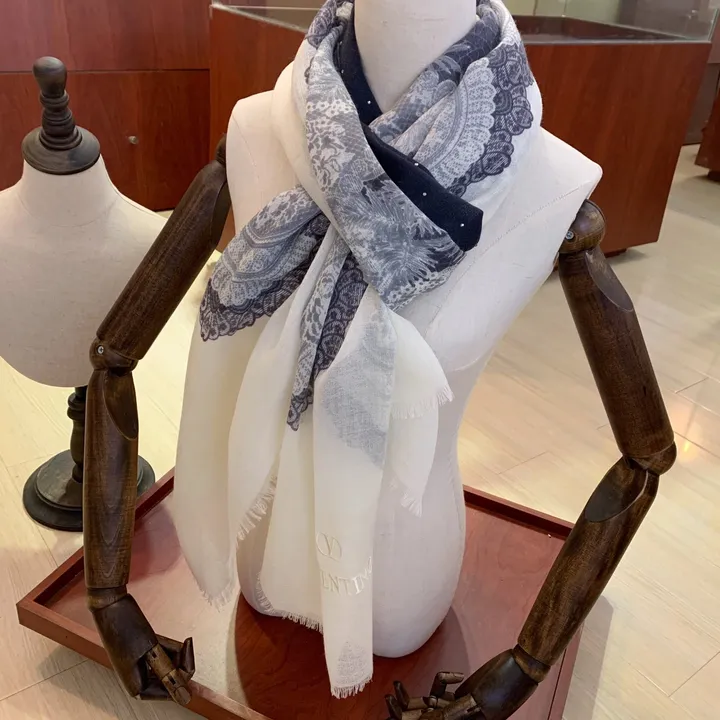 スーパーコピー ヴァレンティノ マフラー