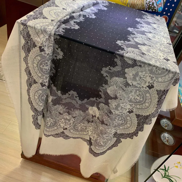 スーパーコピー ヴァレンティノ マフラー