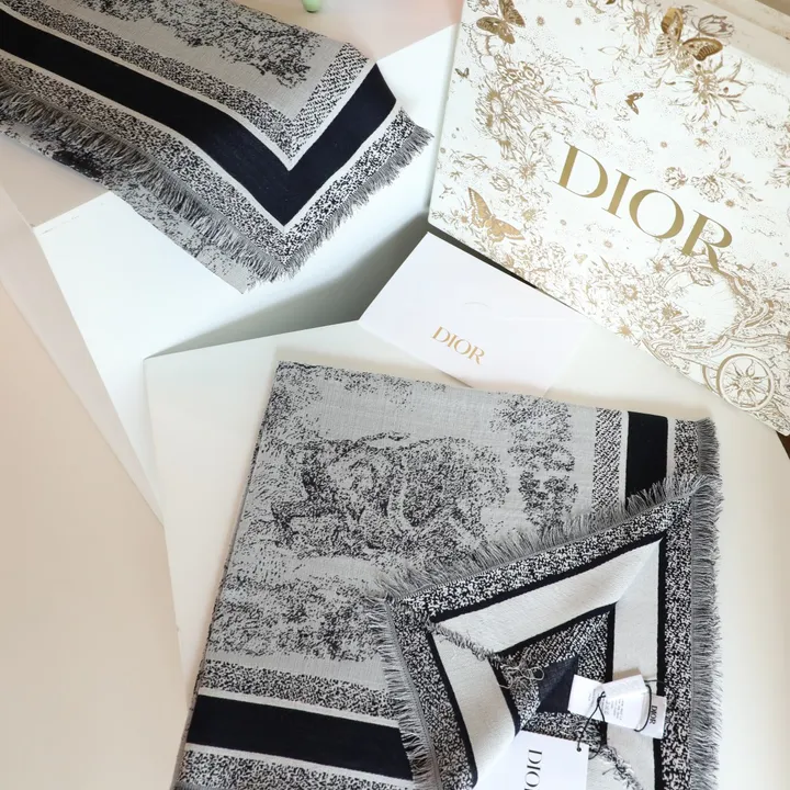 スーパーコピー ディオール マフラー