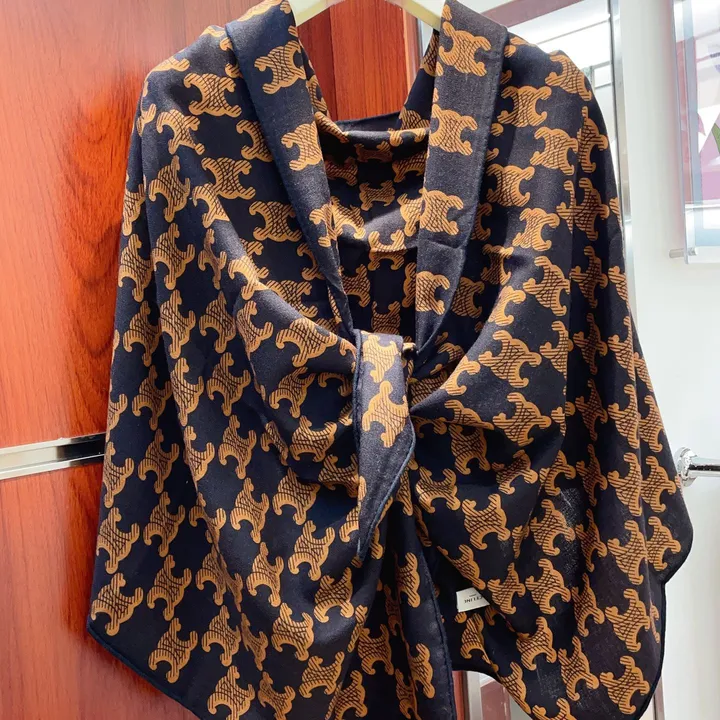 スーパーコピー セリーヌ マフラー