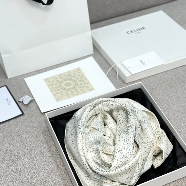 スーパーコピー セリーヌ マフラー