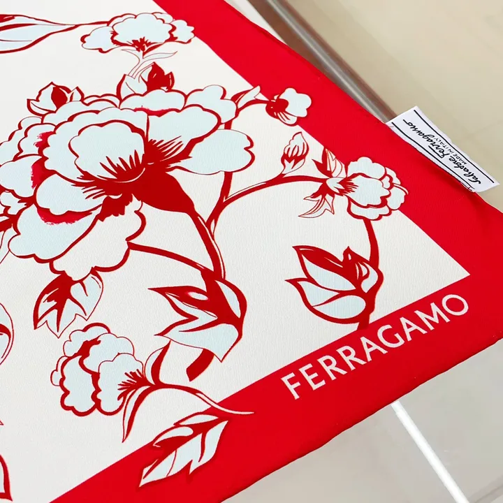 スーパーコピー フェラガモ マフラー