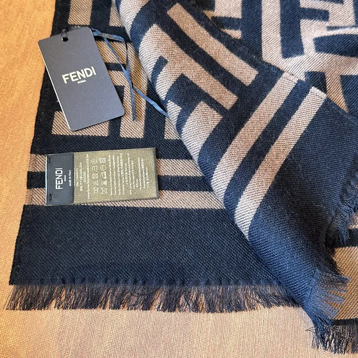 スーパーコピー フェンディ マフラー