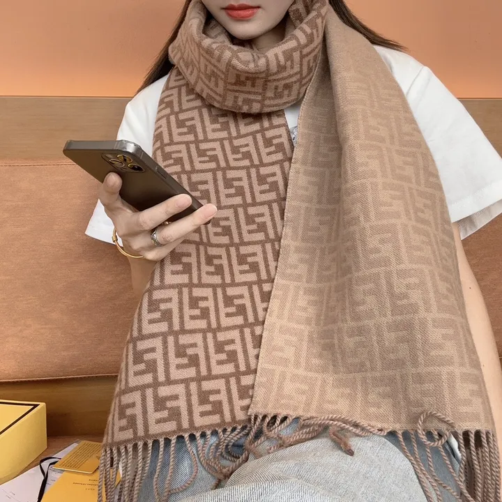 スーパーコピー フェンディ マフラー