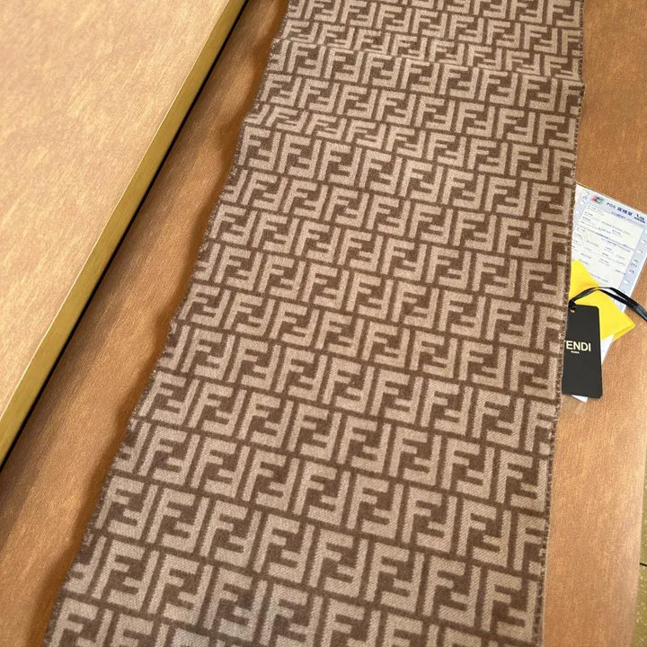 スーパーコピー フェンディ マフラー