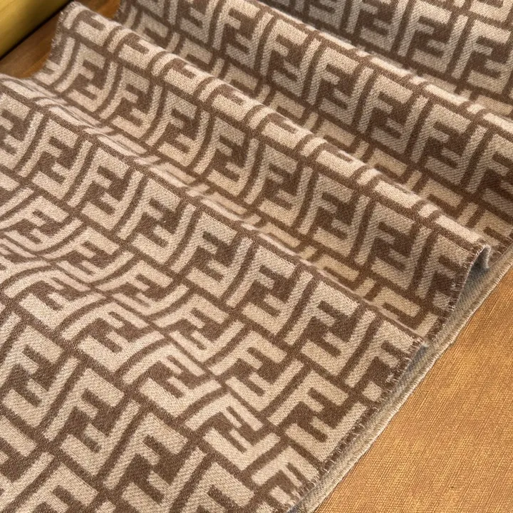 スーパーコピー フェンディ マフラー