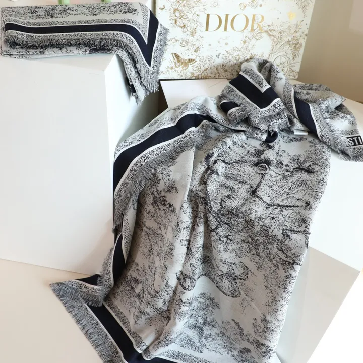 スーパーコピー ディオール マフラー