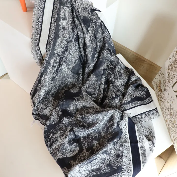 スーパーコピー ディオール マフラー