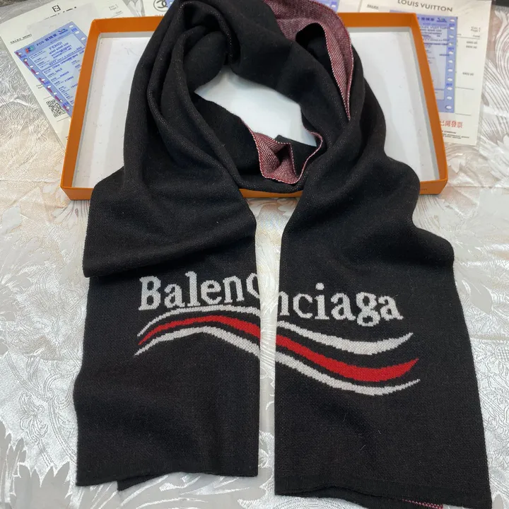 スーパーコピー バレンシアガ マフラー