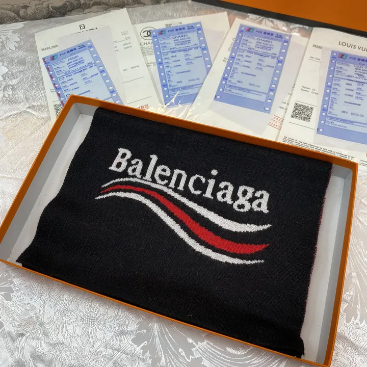 スーパーコピー バレンシアガ マフラー