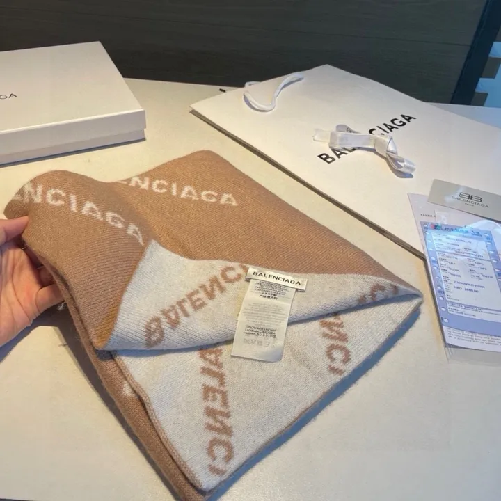 スーパーコピー バレンシアガ マフラー