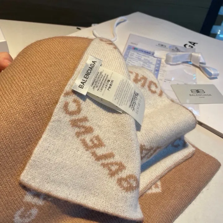 スーパーコピー バレンシアガ マフラー