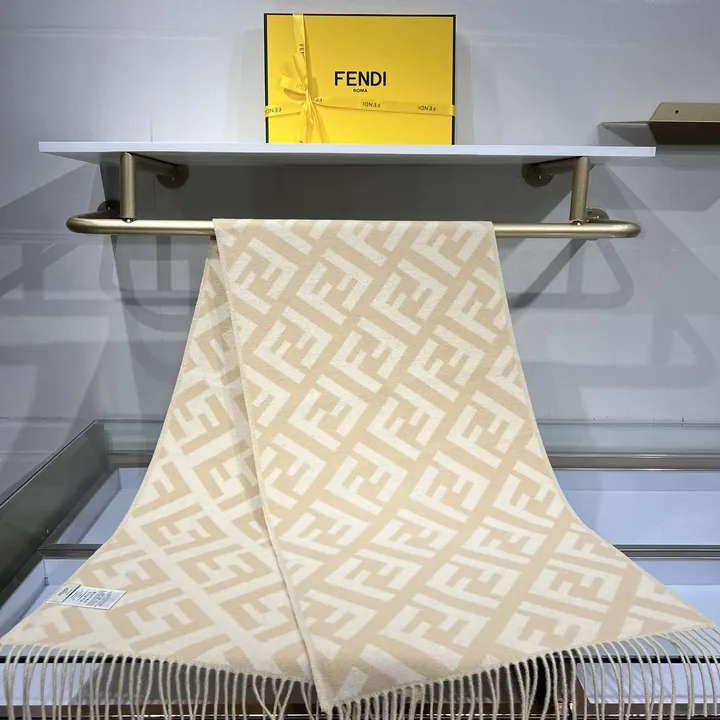 スーパーコピー フェンディ マフラー