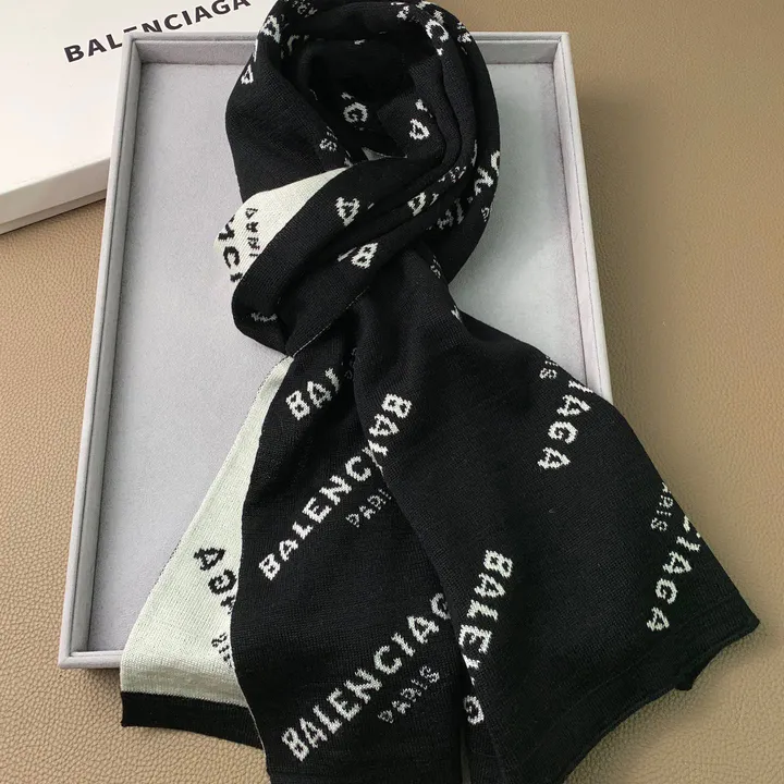 スーパーコピー バレンシアガ マフラー