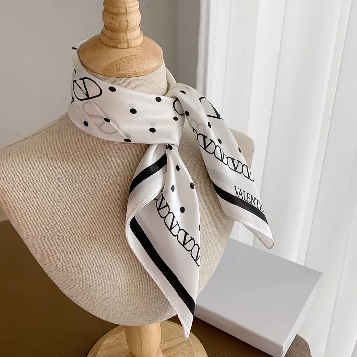 スーパーコピー ヴァレンティノ マフラー