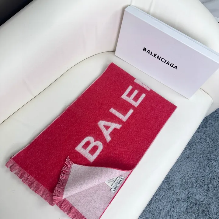 スーパーコピー バレンシアガ マフラー