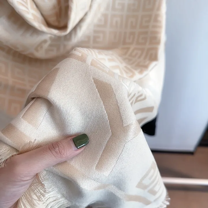 スーパーコピー ジバンシィ マフラー