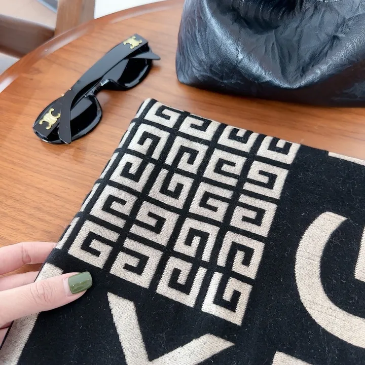 スーパーコピー ジバンシィ マフラー