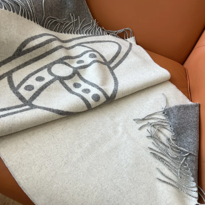 スーパーコピー ヴィヴィアン・ウエストウッド マフラー