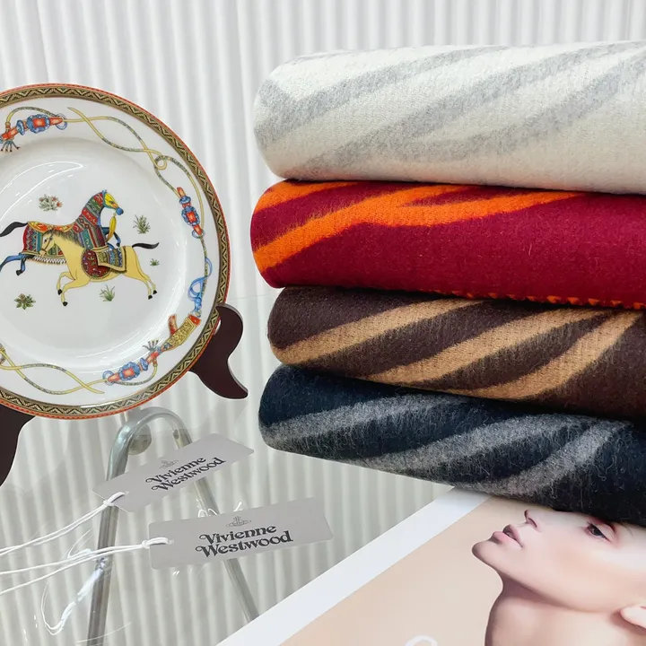 スーパーコピー ヴィヴィアン・ウエストウッド マフラー