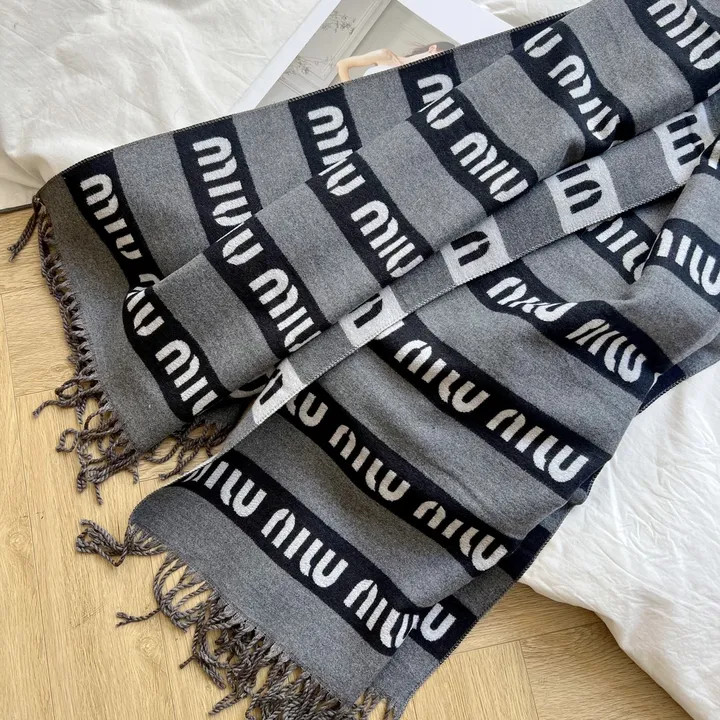 スーパーコピー ミュウミュウ マフラー