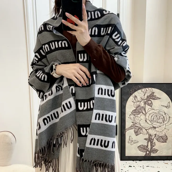 スーパーコピー ミュウミュウ マフラー